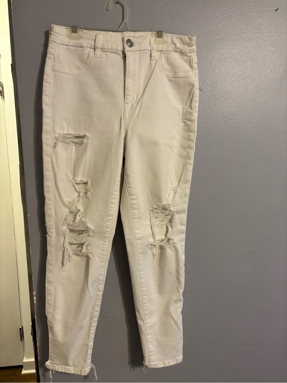 American Eagle Outfitters White Distressed Skinny Jeans